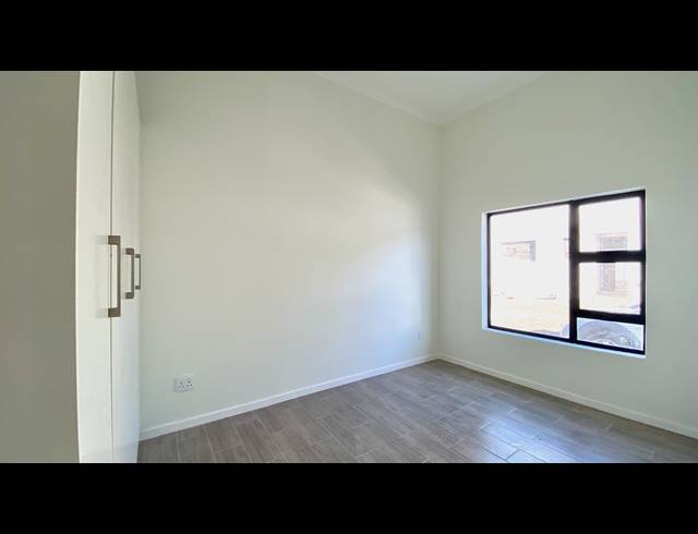 2 BEDROOM TOWNHOUSE FOR SALE IN VELDDRIF